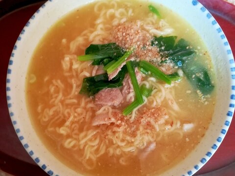 サッポロ一番で塩味噌ラーメン